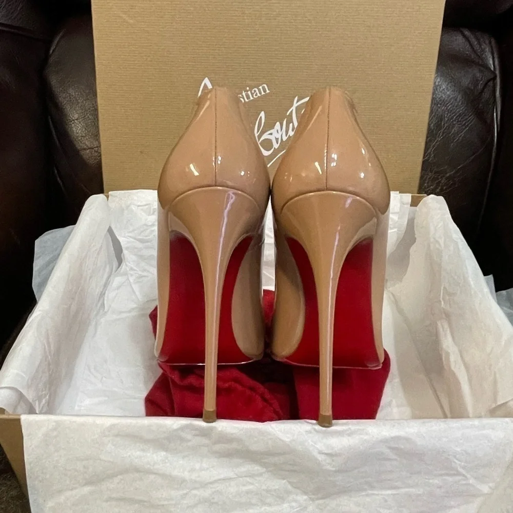 Christian Louboutin “So Kate” stiletto 120mm Nude Patent leather, EU 40.5